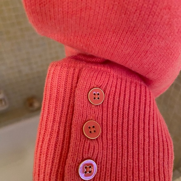 Talbots pull over Salmon color sweater size M , sleeve buttons, lambs wo… - Picture 4 of 5